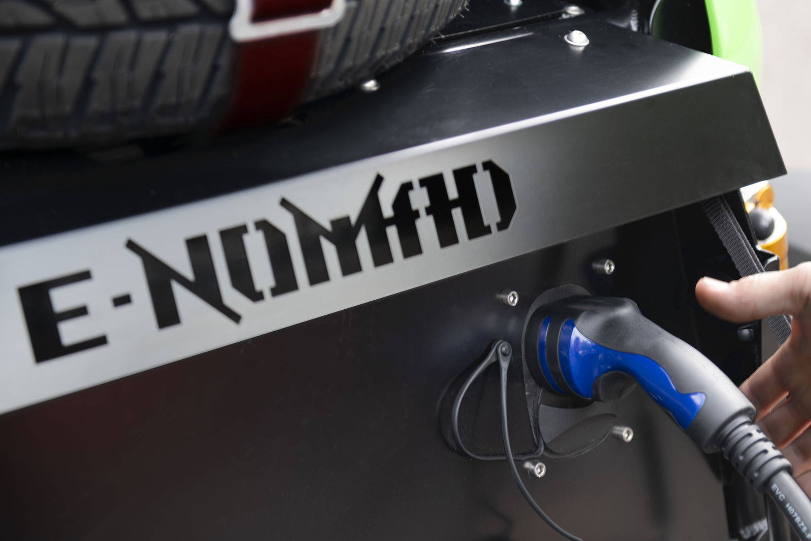 Ariel E-Nomad - charging